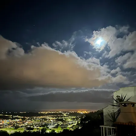 Ocean View Skyline ‚hakuna Matata' Apartment