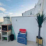 Ocean View Skyline ‚hakuna Matata' *